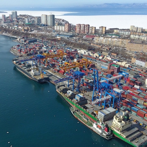 Экспорт контейнерных грузов через порты Дальнего Востока вырос на 16,5% в январе-августе 2023 года